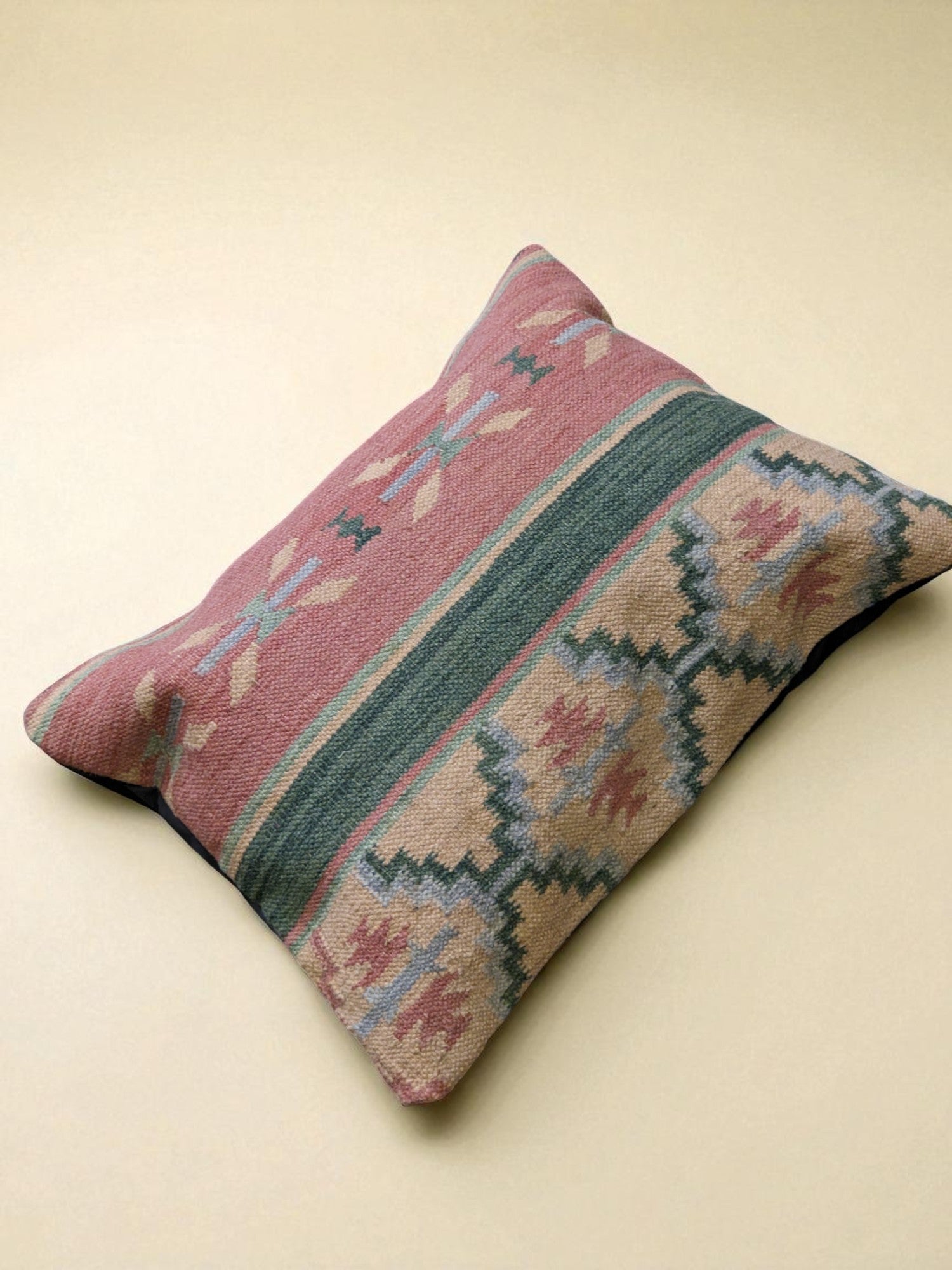 Turkish Kilim Vintage Cushion Cover - 58 x 40 cm-4