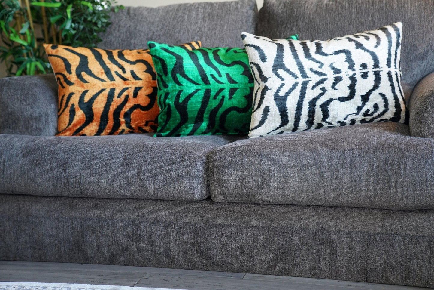 Canvello Tiger-Print Decorative Throw Pillows Sets | 16x24 in | Set of 3-4