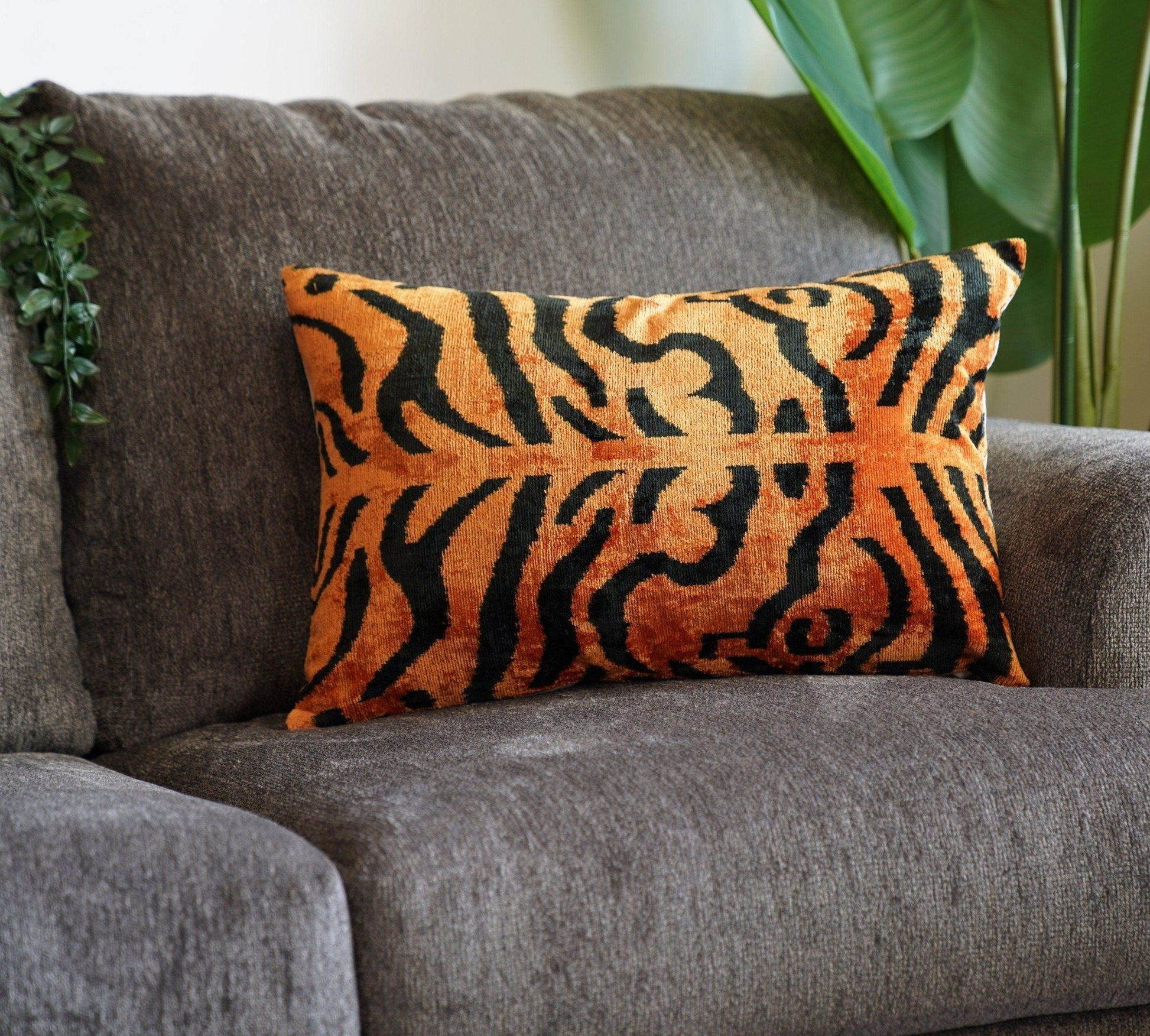 Canvello Tiger-Print Decorative Throw Pillows Sets | 16x24 in | Set of 3-1