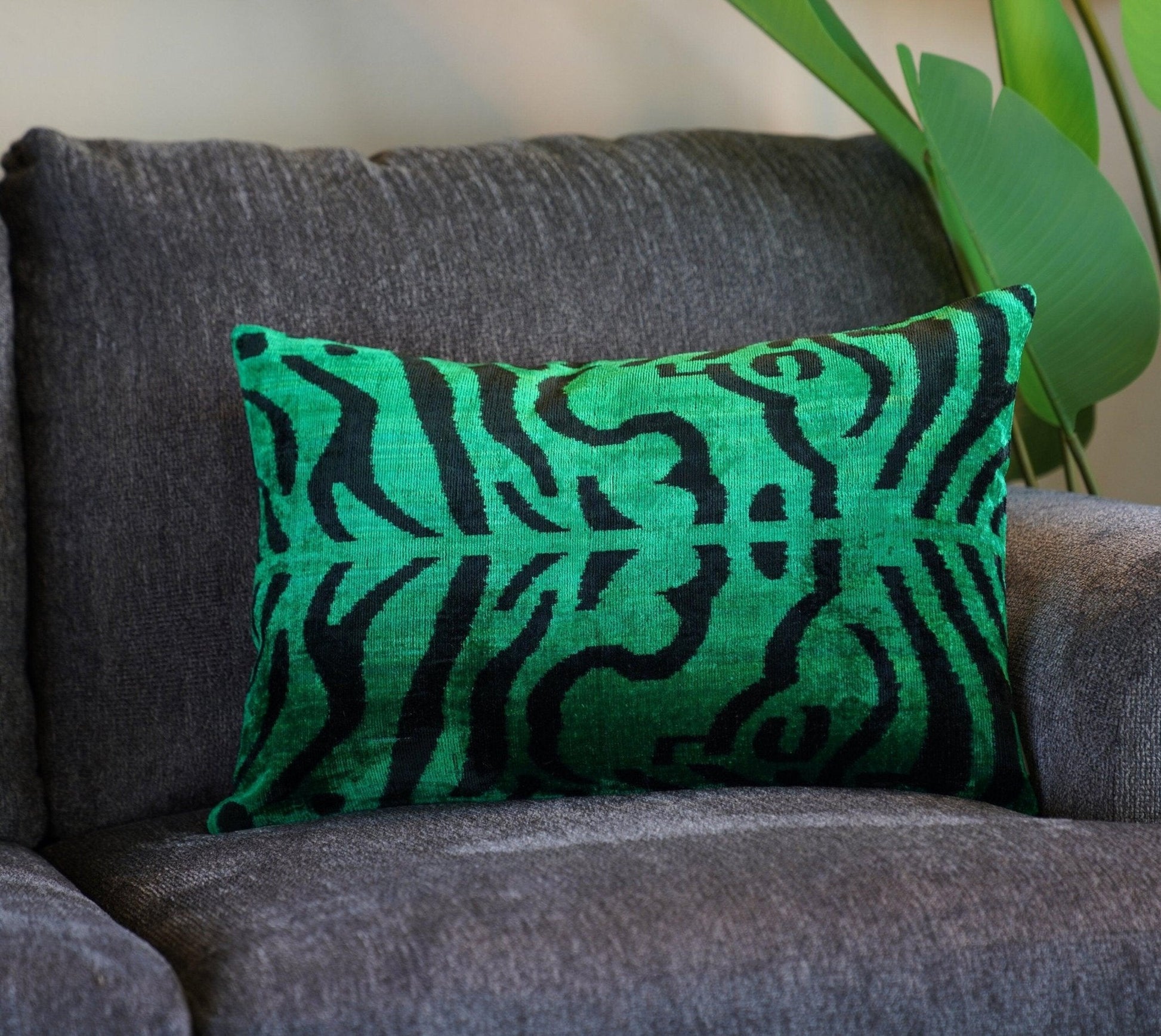 Canvello Tiger-Print Decorative Throw Pillows Sets | 16x24 in | Set of 3-2