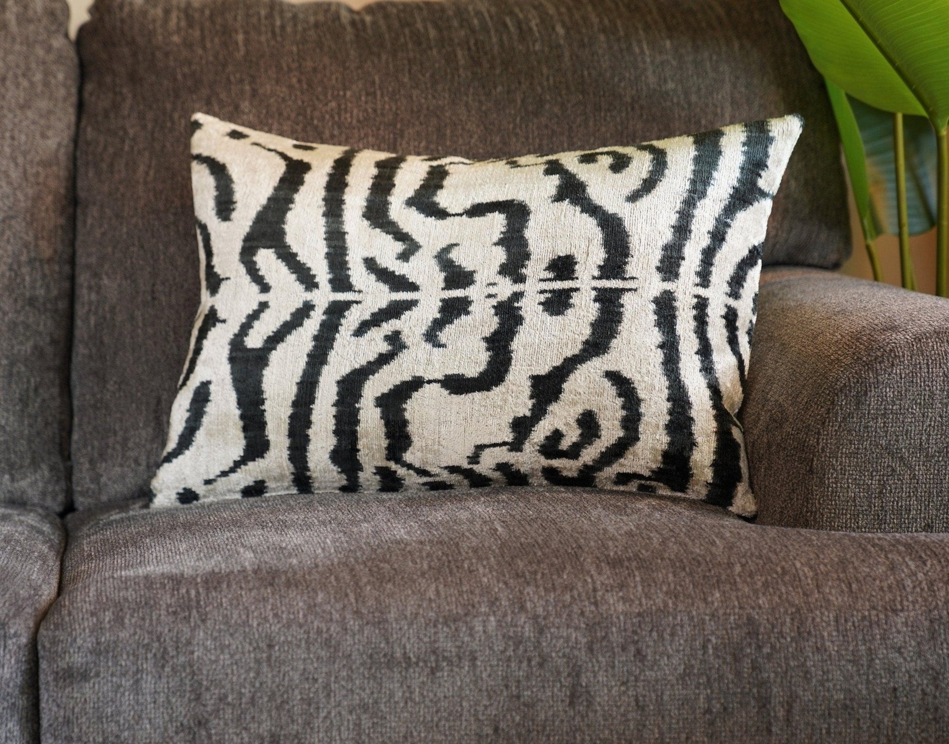 Canvello Tiger-Print Decorative Throw Pillows Sets | 16x24 in | Set of 3-3